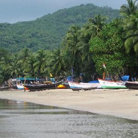 Over The Moon Beach Resorts ปาโลเลม ภายนอก รูปภาพ