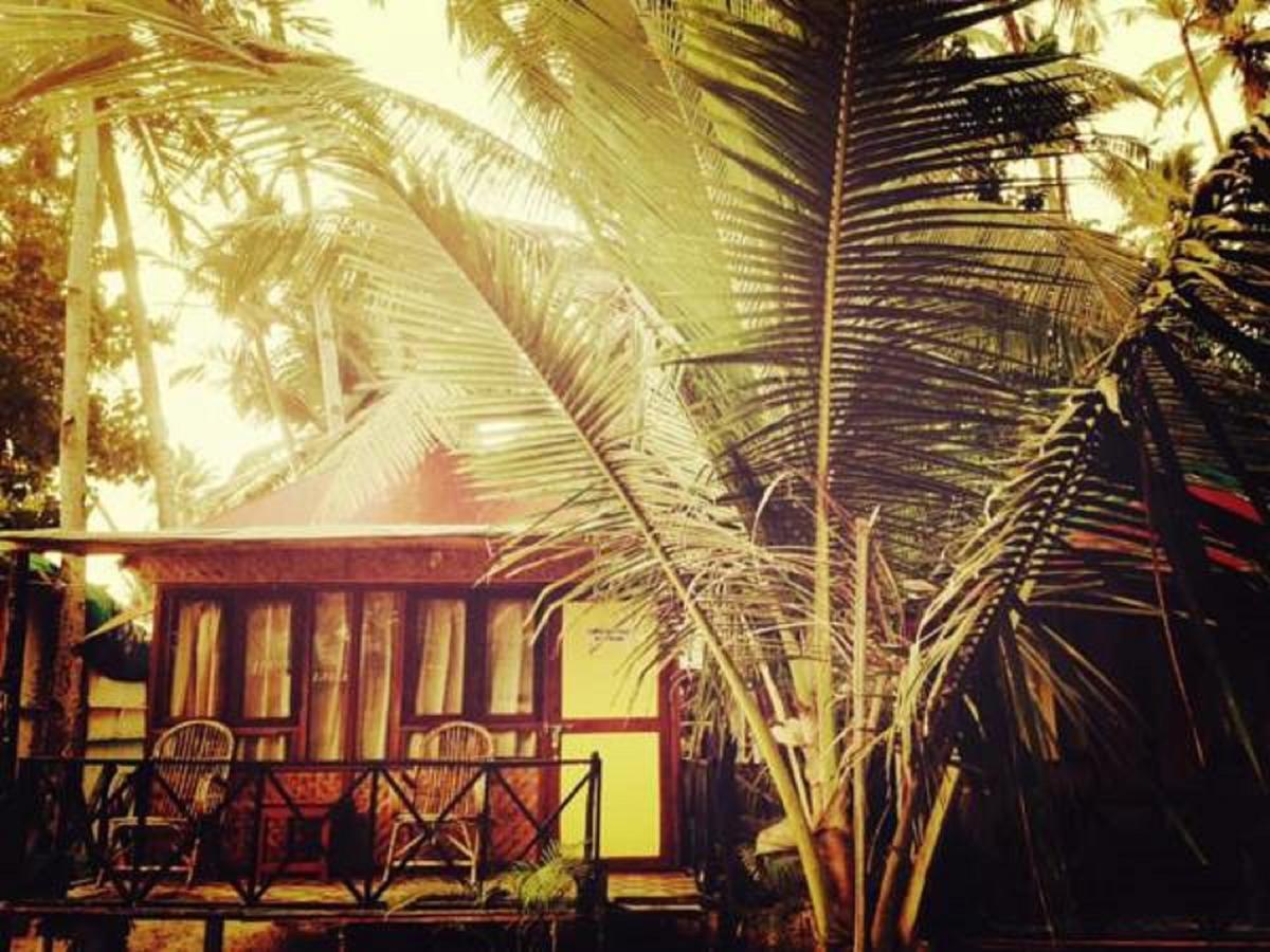 Over The Moon Beach Resorts ปาโลเลม ภายนอก รูปภาพ